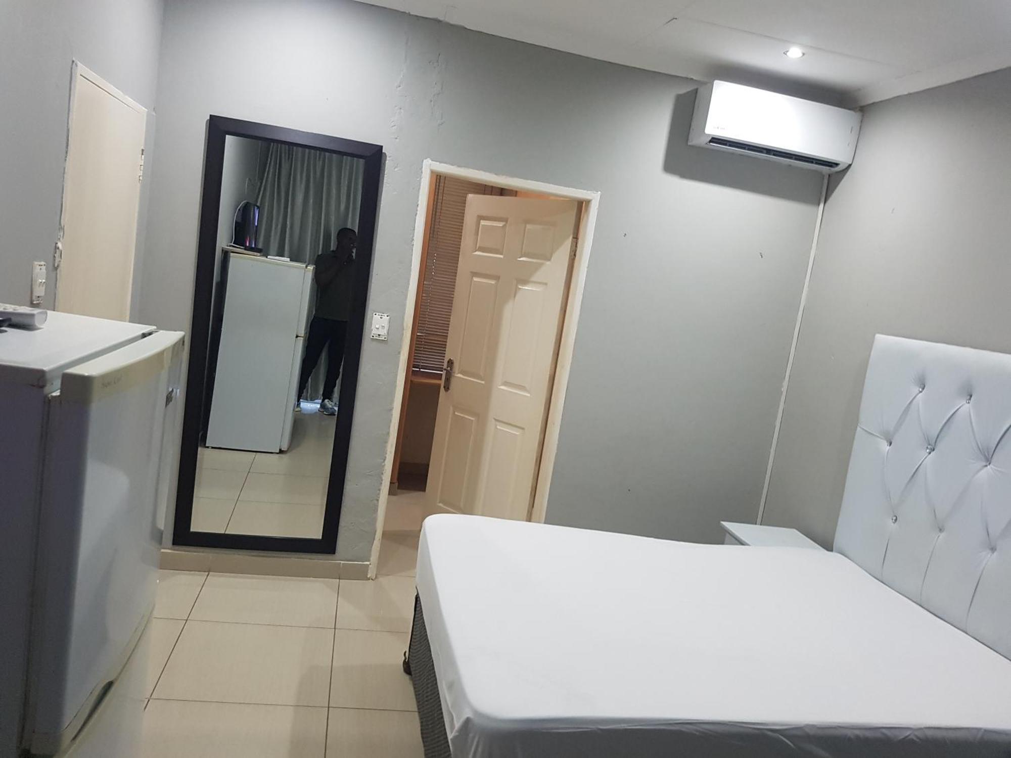 Reitz Guest House Mafikeng Exterior photo